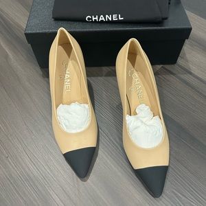 Chanel Classic Pump size 35.5 NWT